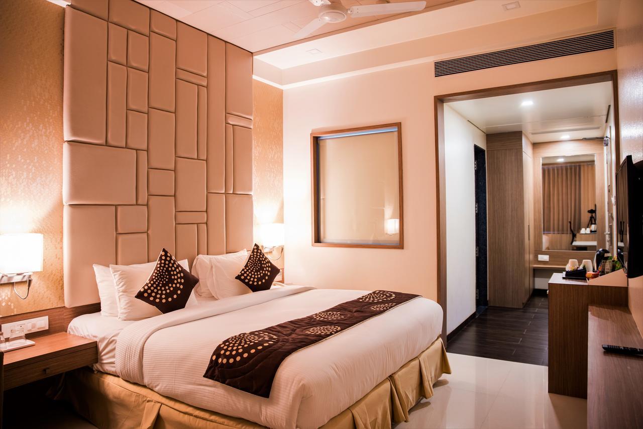 Hotel Grand Rio Нашик Екстер'єр фото